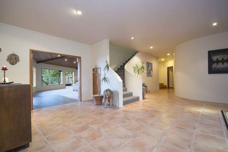 Photo of property in 491 Scenic Drive, Waiatarua, Auckland, 0612