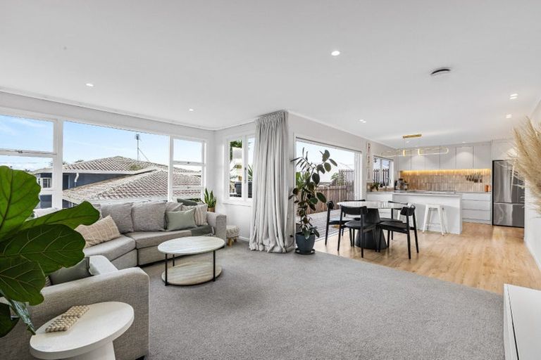 Photo of property in 2/28 Bay Street, Red Beach, 0932