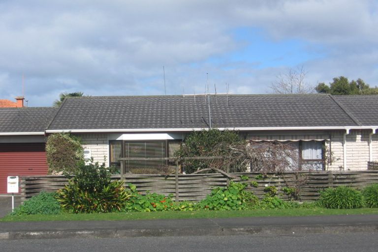 Photo of property in 2a Dinniss Avenue, Regent, Whangarei, 0112