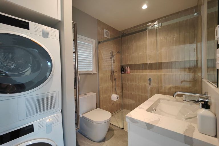 Photo of property in 61 Seatoun Heights Road, Seatoun, Wellington, 6022