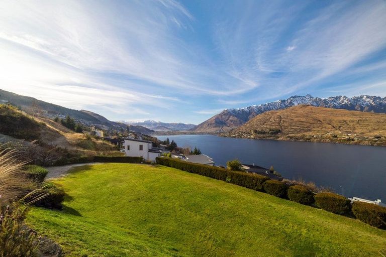 Photo of property in 5 Gum Lane, Queenstown, 9300