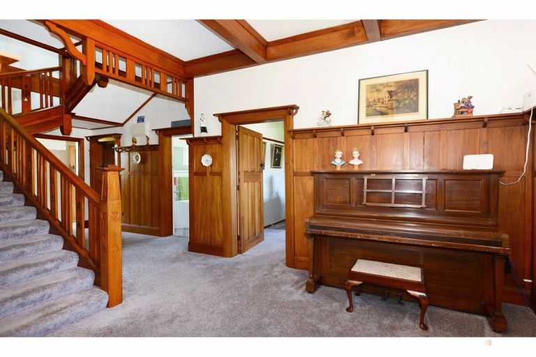 Photo of property in 17 Rhodes Street, Waimate, 7924