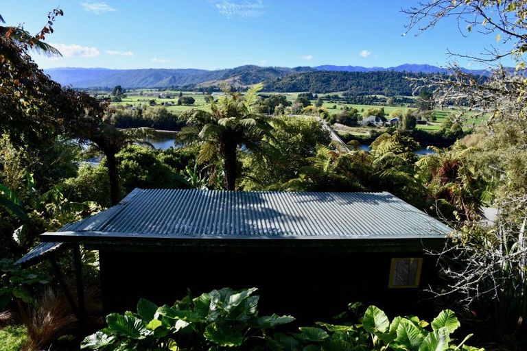 Photo of property in 6 Arapito Road, Karamea, 7893