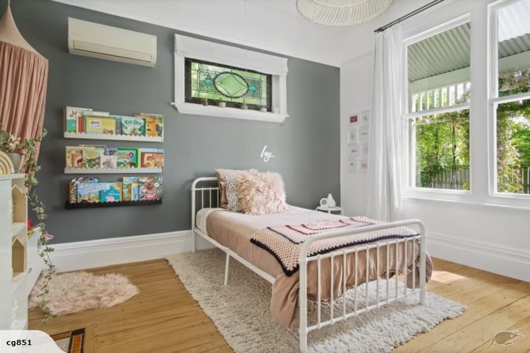 Photo of property in 98 Somerfield Street, Somerfield, Christchurch, 8024