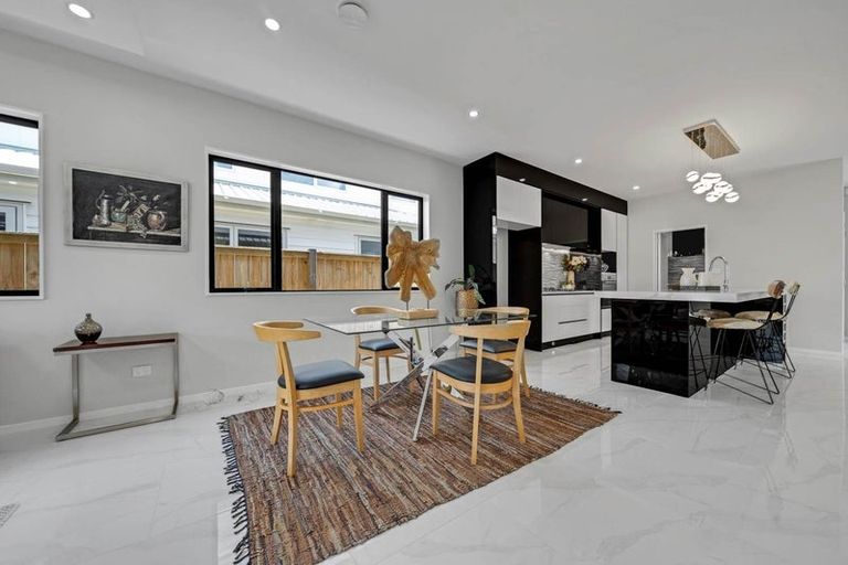 Photo of property in 2 Ritetai Street, Clarks Beach, 2122