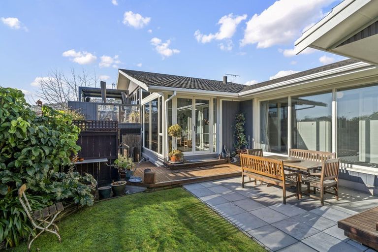 Photo of property in 1 Gunns Crescent, Cashmere, Christchurch, 8022