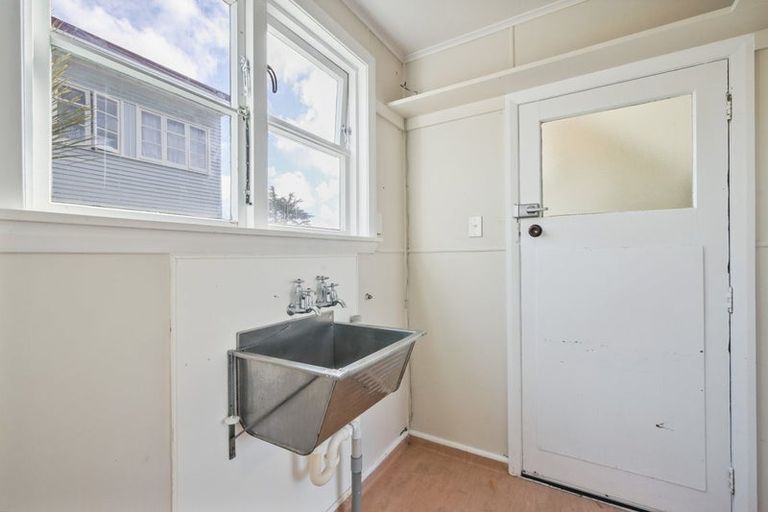 Photo of property in 30 Hooker Avenue, Bryndwr, Christchurch, 8053