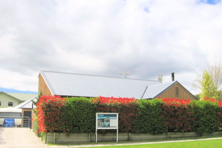 Photo of property in 60 Shepherd Road, Waipahihi, Taupo, 3330