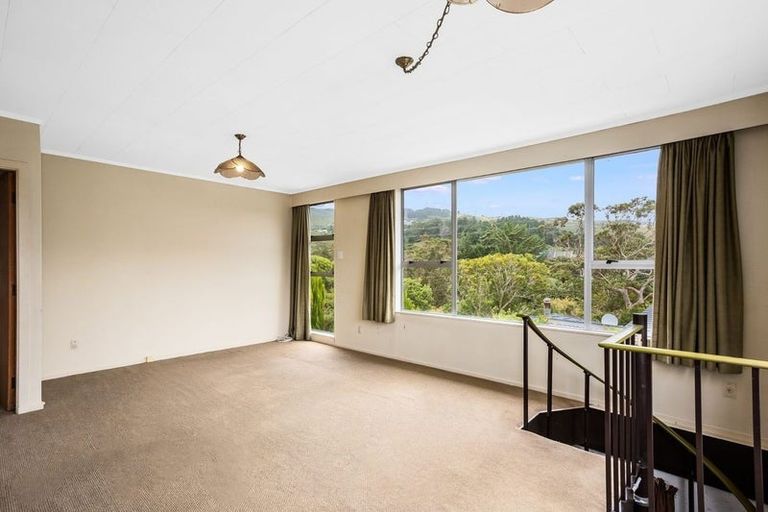 Photo of property in 133a Taylor Terrace, Tawa, Wellington, 5028