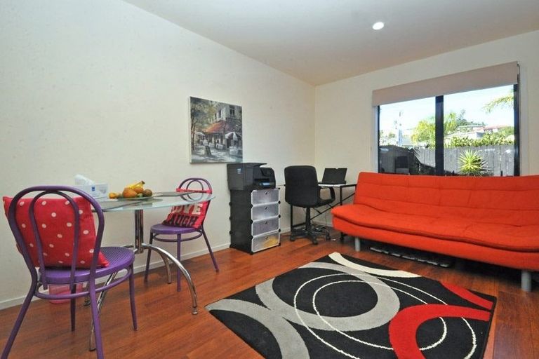 Photo of property in 9/70 Fernhill Way, Oteha, Auckland, 0632