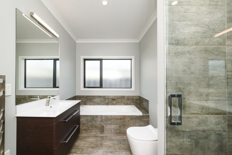 Photo of property in 14a Colombo Street, Hokowhitu, Palmerston North, 4410