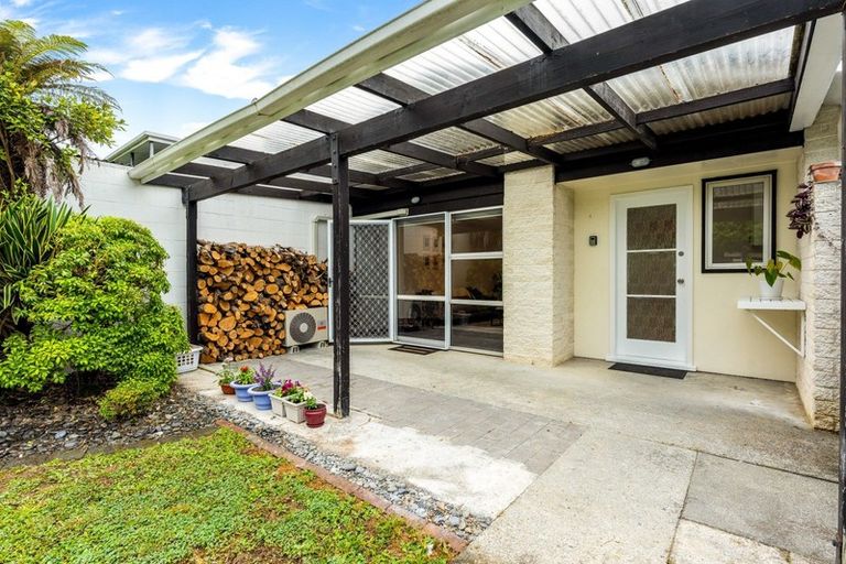 Photo of property in 9 Hair Street, Wainuiomata, Lower Hutt, 5014