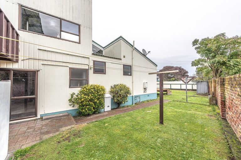 Photo of property in 8 Ash Place, Aramoho, Whanganui, 4500