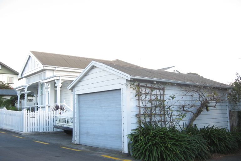 Photo of property in 31 Cameron Road, Bluff Hill, Napier, 4110