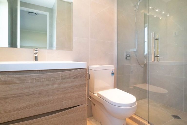 Photo of property in 31 Takurua Terrace, Orewa, 0931