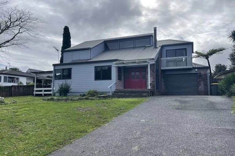 Photo of property in 6 Tokay Place, Huapai, Kumeu, 0810