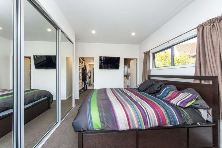 Photo of property in 14 Woodhouse Place, West Harbour, Auckland, 0618