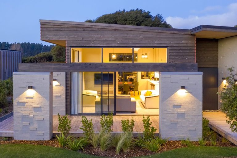 Photo of property in 4 Kanuka Close, Waikanae, 5036