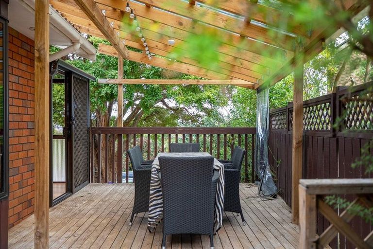 Photo of property in 1/233 Eskdale Road, Birkenhead, Auckland, 0626