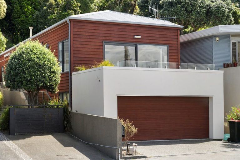 Photo of property in 191 Marine Parade, Seatoun, Wellington, 6022
