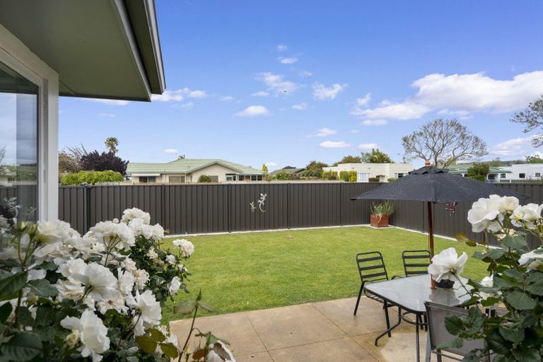 Photo of property in 4 Burness Road, Greenmeadows, Napier, 4112