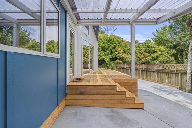 Photo of property in 5 Awanui Street, Merrilands, New Plymouth, 4312