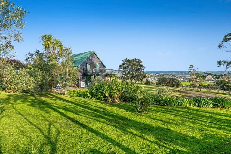 Photo of property in 88 Pipitiwai Drive, Helensville, Kaukapakapa, 0871