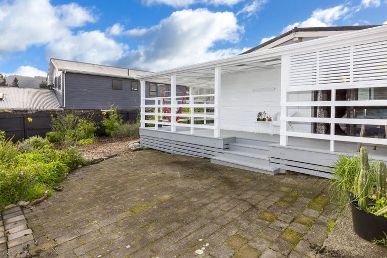 Photo of property in 2/23 Roband Crescent, Brown Owl, Upper Hutt, 5018