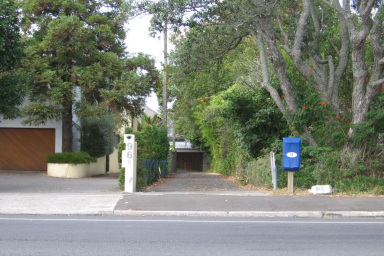 Photo of property in 98 Shakespeare Road, Milford, Auckland, 0620