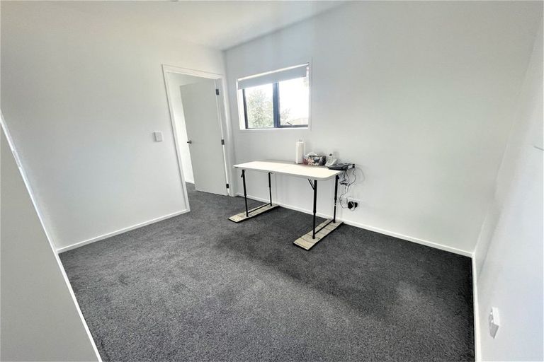 Photo of property in 14 Bonnard Place, West Harbour, Auckland, 0618