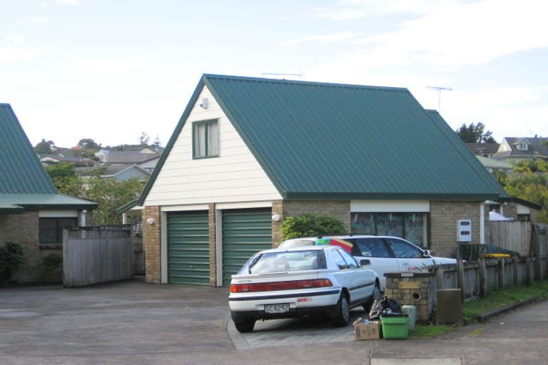 Photo of property in 1/23 Solana Court, Botany Downs, Auckland, 2010