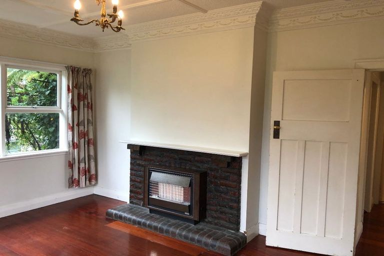 Photo of property in 24 Izard Road, Khandallah, Wellington, 6035