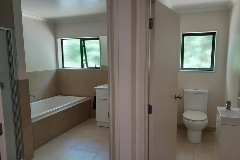 Photo of property in 52a Rodney Street, Howick, Auckland, 2014