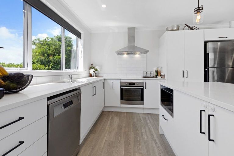 Photo of property in 92 Penetaka Heights, Pyes Pa, Tauranga, 3112