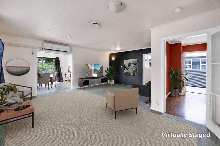 Photo of property in 9 Manawapou Road, Hawera, 4610