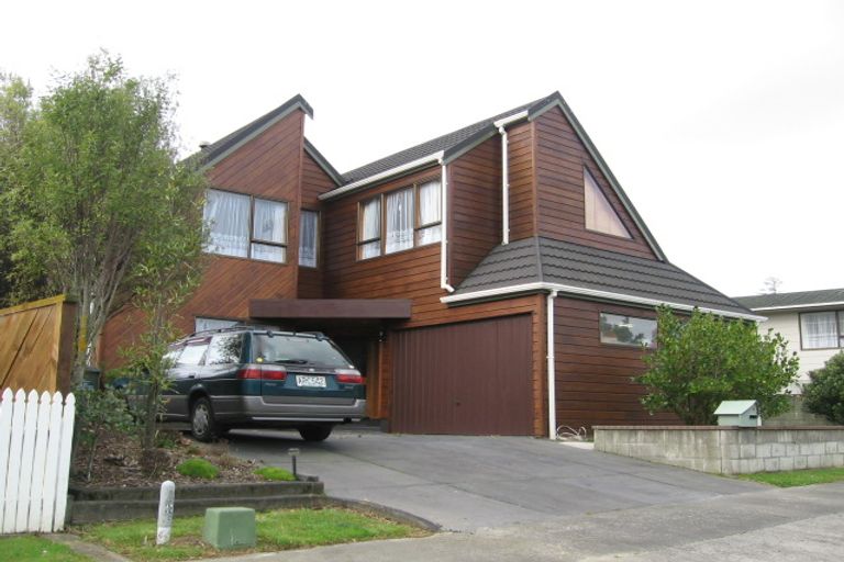 Photo of property in 14 Heathcote Place, Fitzherbert, Palmerston North, 4410