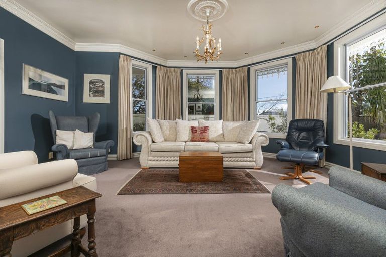 Photo of property in 43 Stanley Point Road, Stanley Point, Auckland, 0624