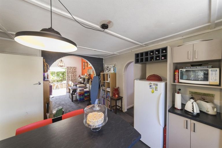 Photo of property in 2 Maunder Street, Marton, 4710