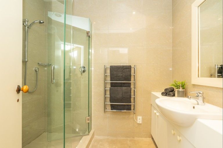 Photo of property in 9 Arrowtown-lake Hayes Road, Lake Hayes, Queenstown, 9371