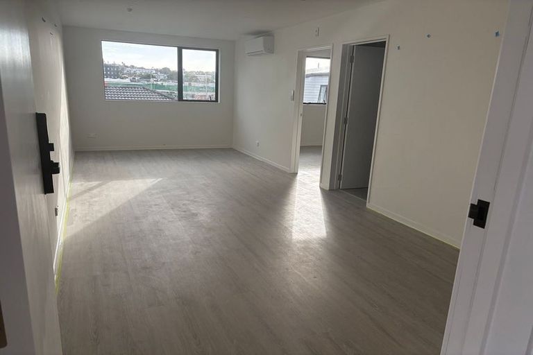 Photo of property in 3/45 Dale Crescent, Pakuranga, Auckland, 2010
