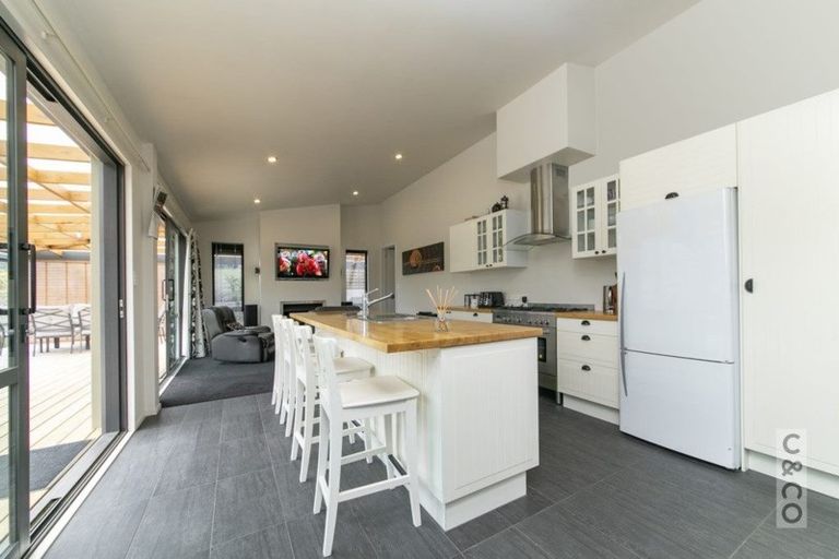 Photo of property in 73c Oraha Road, Kumeu, 0892