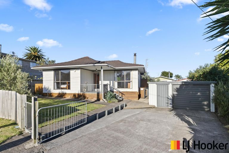 Photo of property in 3 Campbell Street, Waiuku, 2123