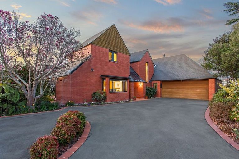 Photo of property in 17 Hanover Place, Ilam, Christchurch, 8041