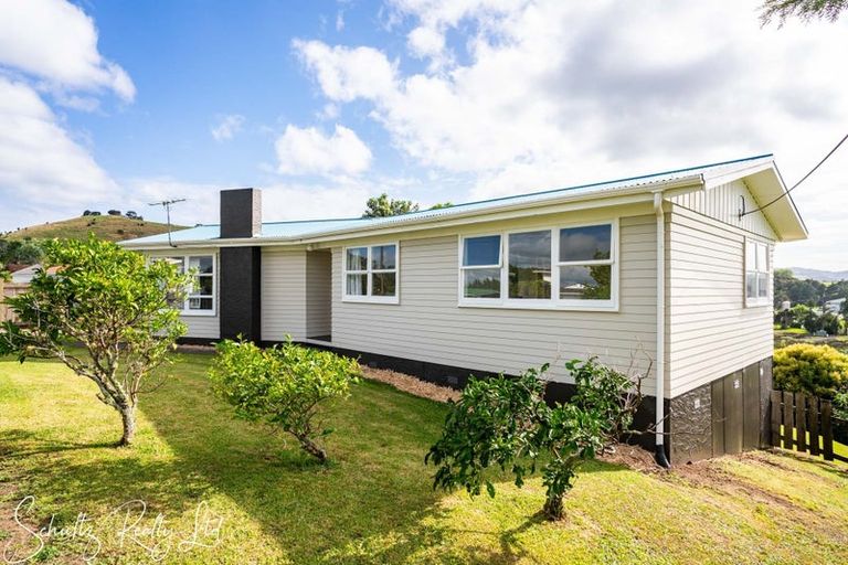 Photo of property in 15 Doctors Hill Road, Maungaturoto, 0520