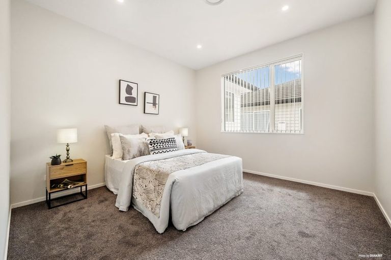 Photo of property in 10 Bine Crescent, Orewa, 0931