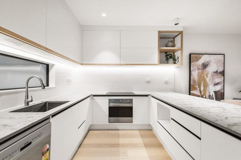 Photo of property in 21b Acacia Road, Torbay, Auckland, 0632