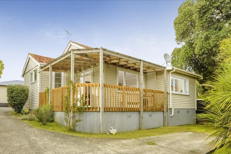 Photo of property in 162b Henderson Valley Road, Henderson, Auckland, 0612