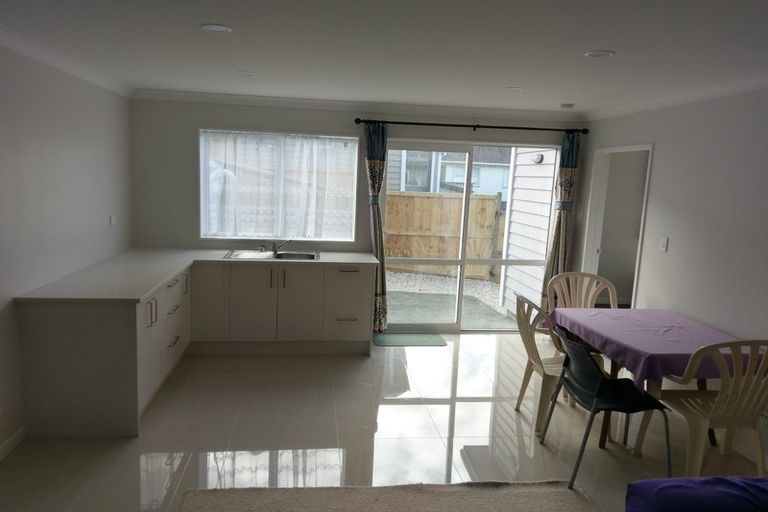 Photo of property in 163 Tiriwa Drive, Massey, Auckland, 0614