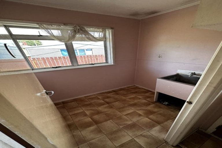 Photo of property in 23 Flat Bush Road, Otara, Auckland, 2023