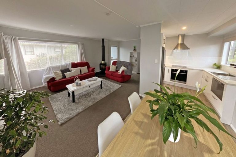 Photo of property in 28 Sunline Place, Ngongotaha, Rotorua, 3010